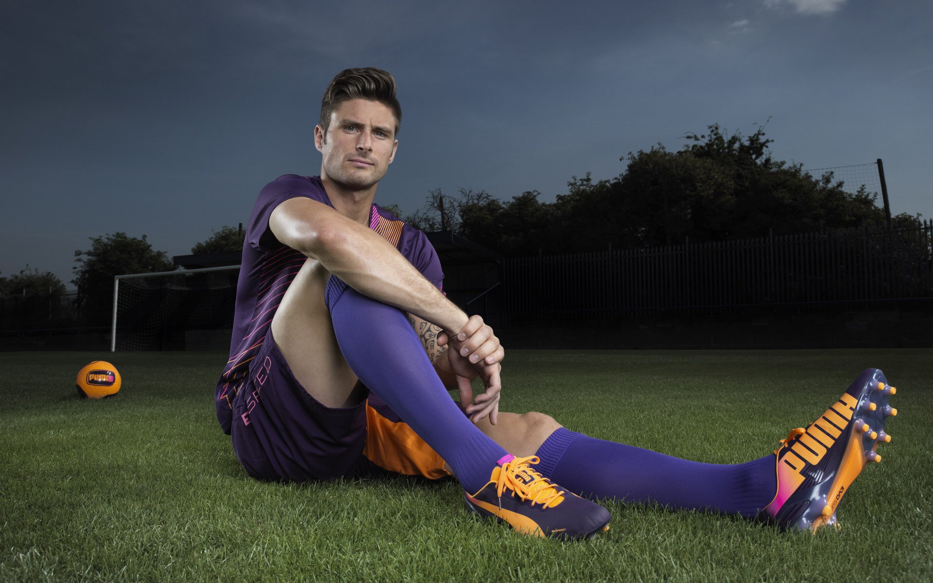 mk体育登录-独行侠球员合力装饰训练馆营造专属氛围